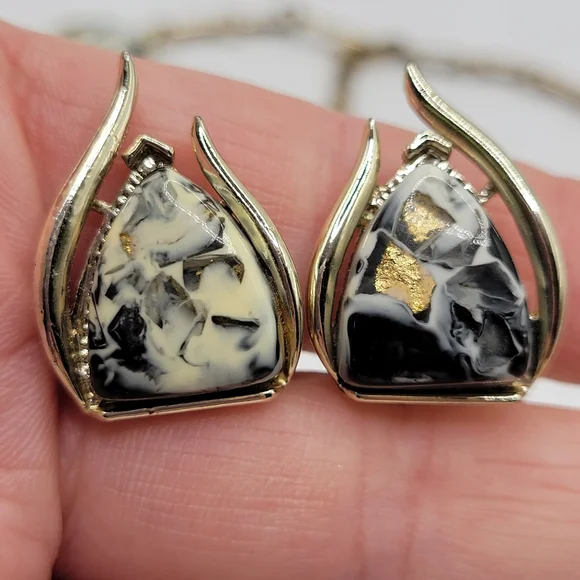 VTG Coro Demi-Parure: Gold Tone Setting | White, Black, Gold "Confetti" | SIGNED - Picture 11 of 13